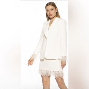 NWT Alexia Admor Flora Ostrich Feather Mini Skirt size 6